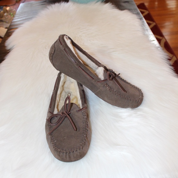 UGG, Dakota slippers moccasin - Picture 1 of 9